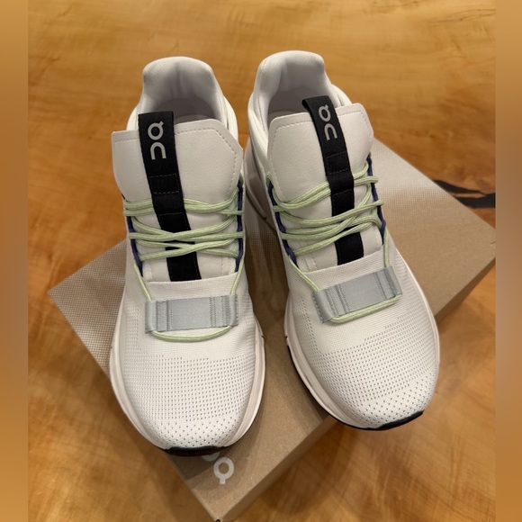 NWB On Cloudnova Sneakers / Men7.5 Women9 - Picture 5 of 8